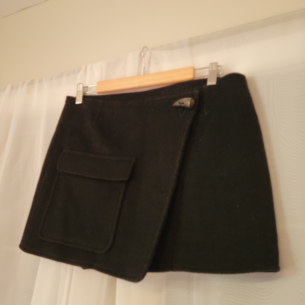 Burberry wool mini skirt size 10